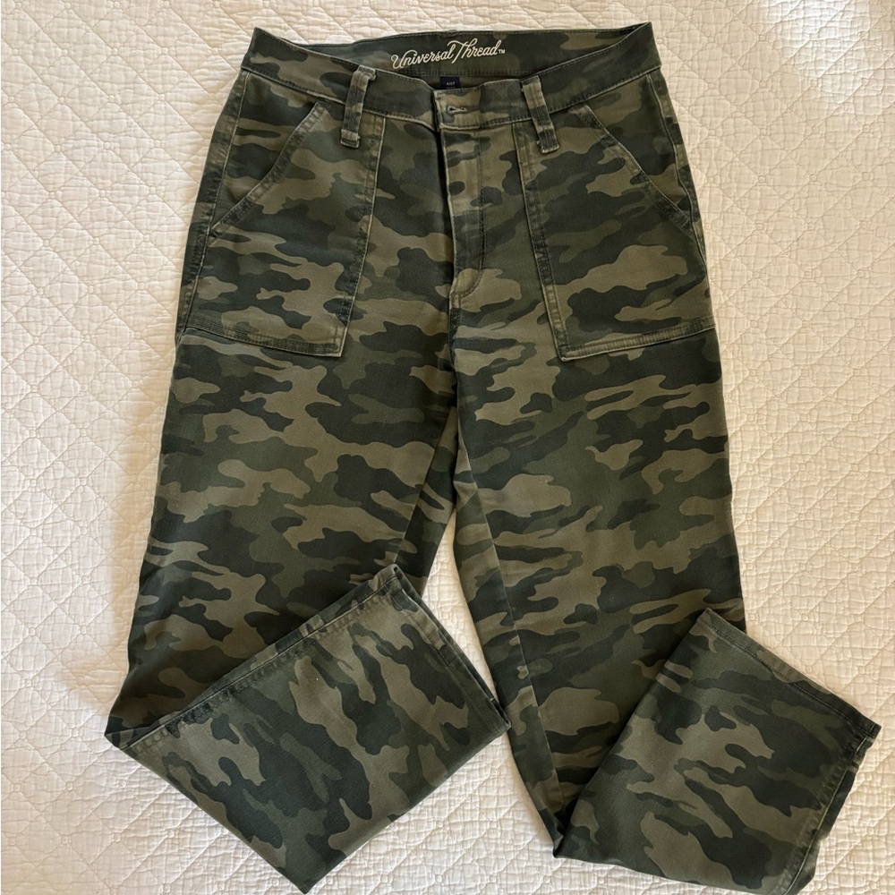 Universal Thread Olive Camouflage Pants